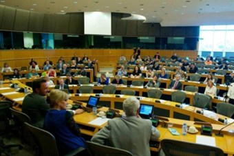 CIWF toont film in Europees Parlement