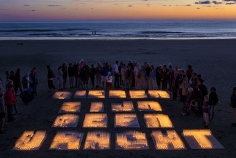 7000 kaarsen voor slachtoffers verre veetransporten