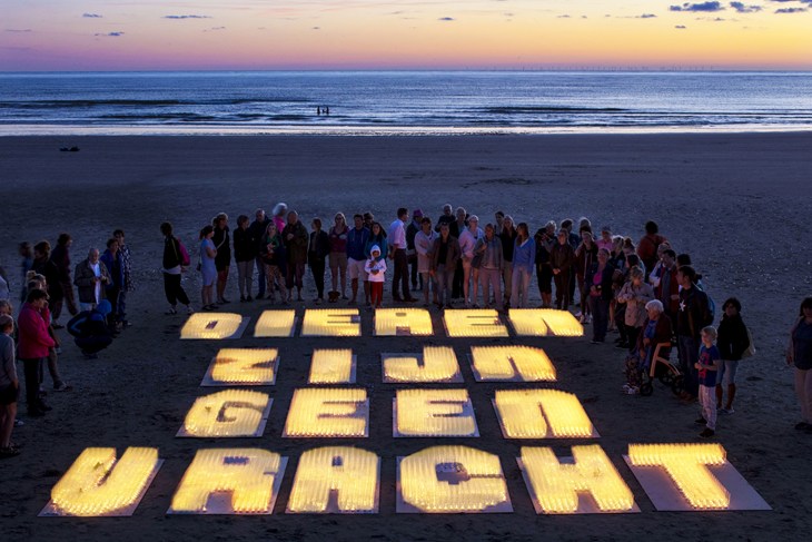 Kaarsen Actie Strand Veetransport